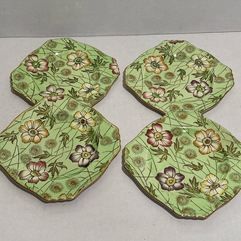 4 Vintage Royal Winton Grimwades Primrose Plates 
Excellent Condition